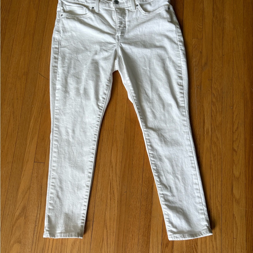NEW MARKDOWN Levi's Women's White 311 Shaping Skinny Jeans
